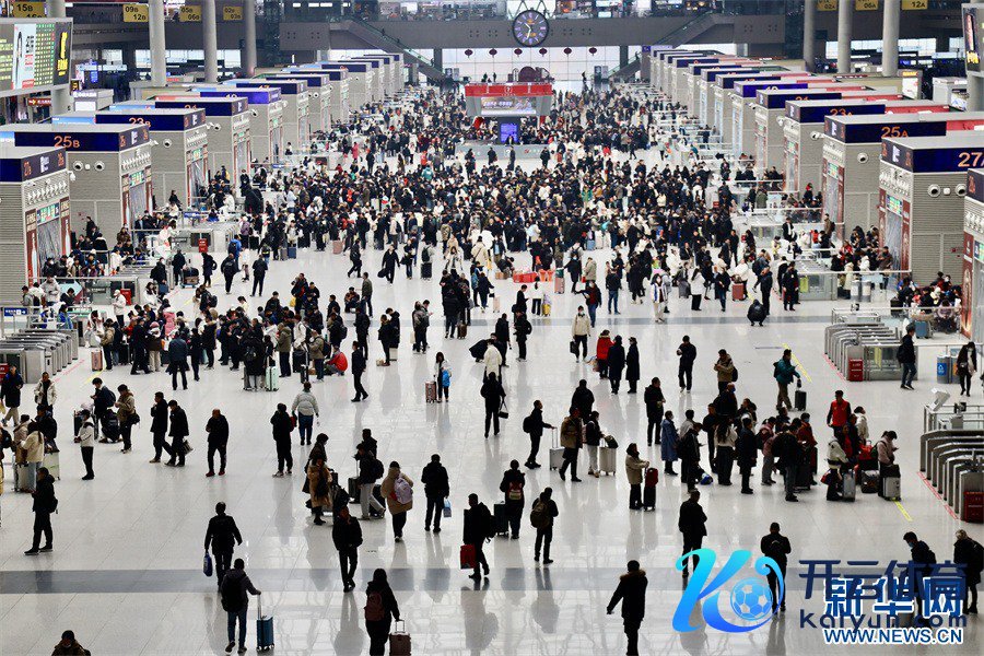 郑州东站候车室内征象 图片着手：新华社